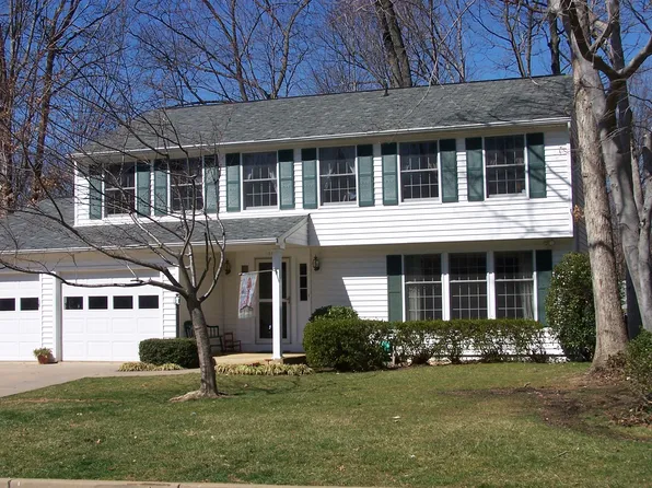 15404 Beachview Dr, Dumfries, VA 22025