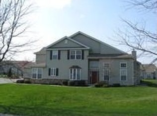 105 Briarcrest Dr, Morgantown, PA 19543