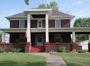 405 W Main St, Farmersburg, IN 47850