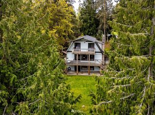 1557 Rhododendron Dr, Camano Island, WA 98282