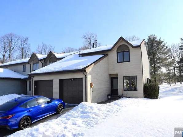 8 Dogwood Cir, Flemington, NJ 08822