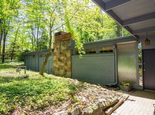 7700 Webster Rd, Middleburg Heights, OH 44130