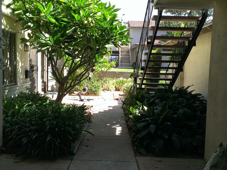 walkway to garage