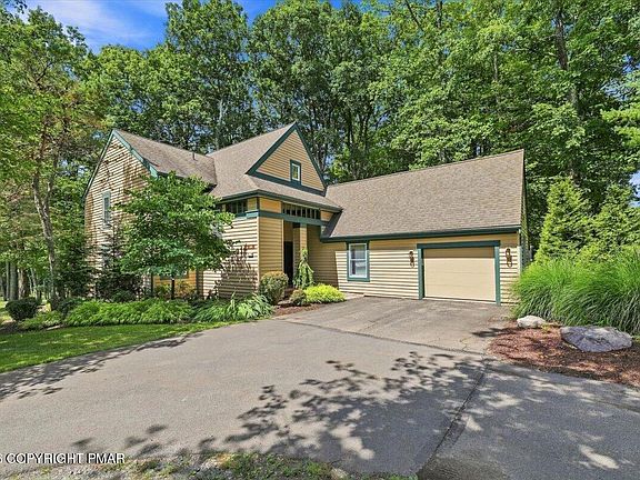 2nd image of 102 Fox Run Rd
