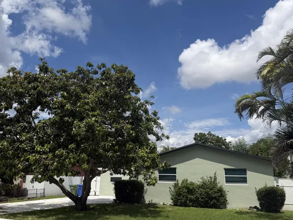 6741 NW 8th St, Pompano Beach, FL 33063
