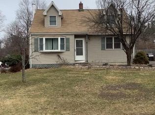 18 Broad Leaf Ln, Enfield, CT 06082