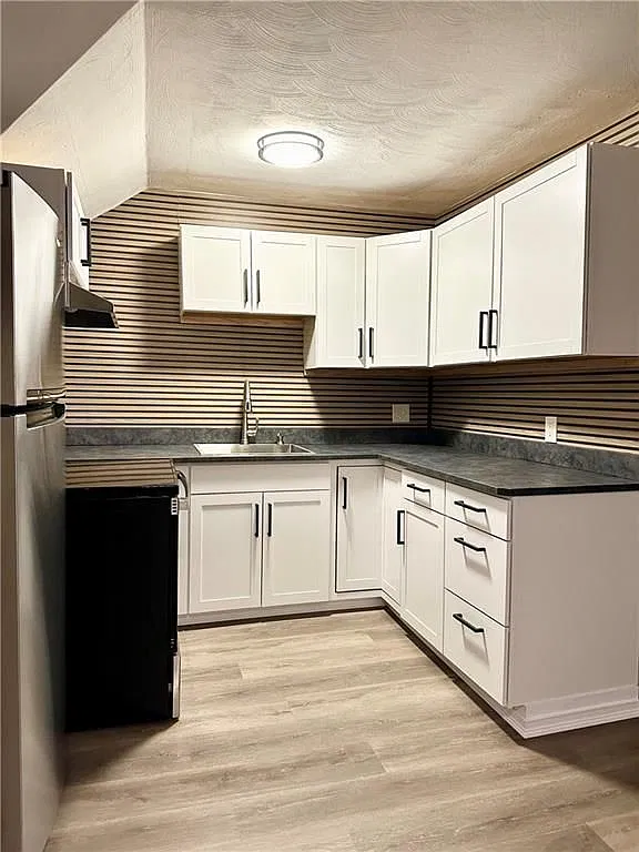 2 bed, 1.0 bath, 1170 sqft, $1,600 — Photo 3