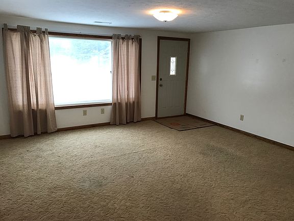 5th image of 570 Simons Dr