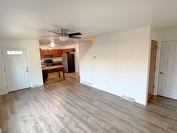 5th image of 117-123 Radtke St #117