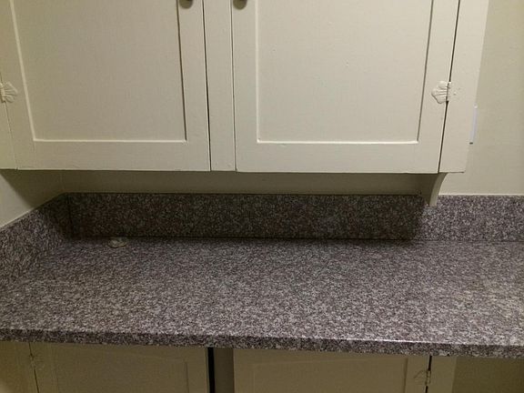 Large kitchen w/ newer granite countertops pic 2
