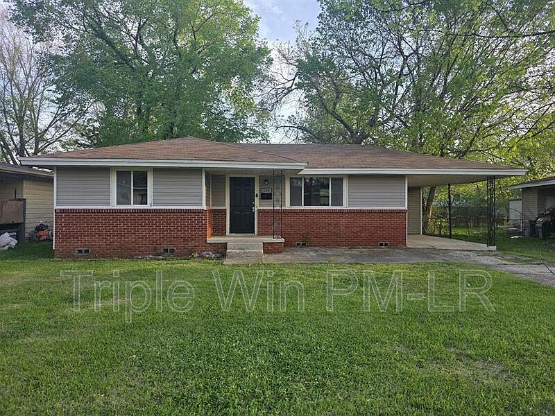 1st image of 109 Farmere Cir