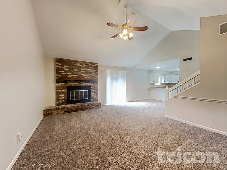 572 San Ricardo Dr — Photo 3