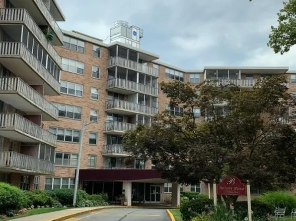 530 Valley Rd #C001v-122, Montclair, NJ 07043