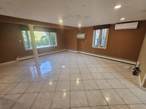 17-02 Clintonville Street image 7 of 16