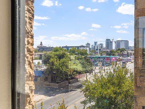 5th image of 3016 Guadalupe St APT 303