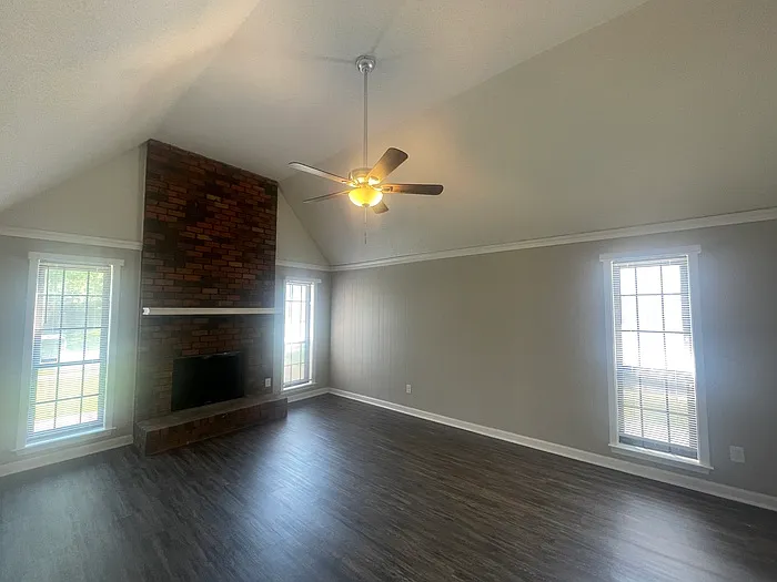 7028 Rose Trail Dr — Photo 3