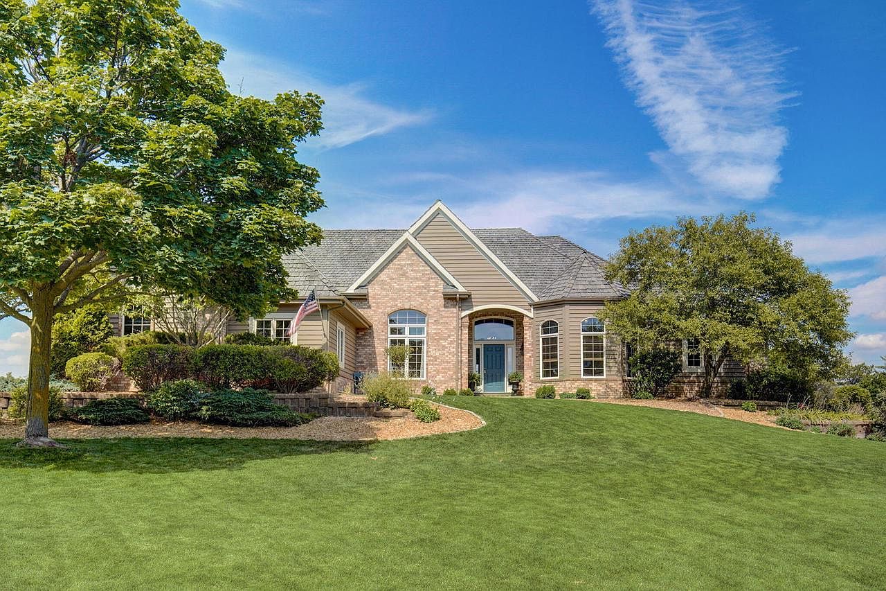 921 North Evergreen CIRCLE