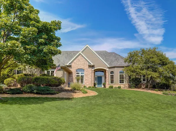 921 North Evergreen CIRCLE, Hartland, WI 53029