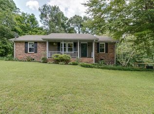 1718 Winding Way, White House, TN 37188