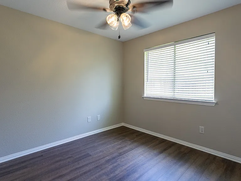 11520 Gloriosa Dr — Photo 11