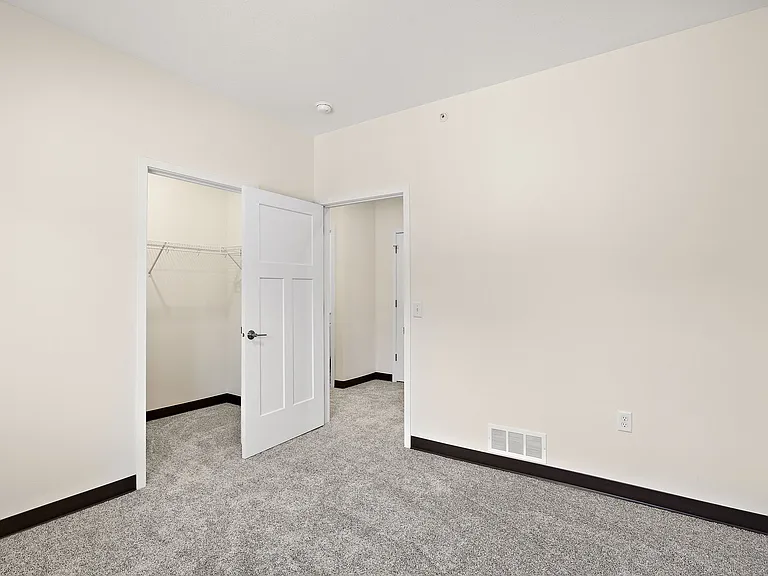 Manor Heights Townhome — Photo 52