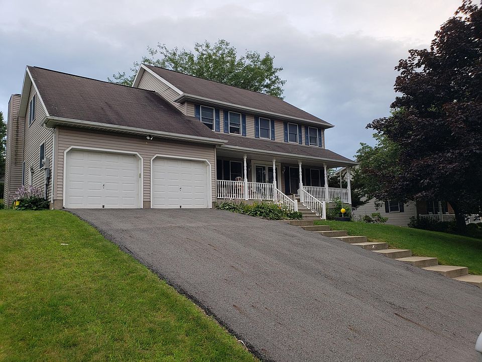 2nd image of 102 Jennifer Dr