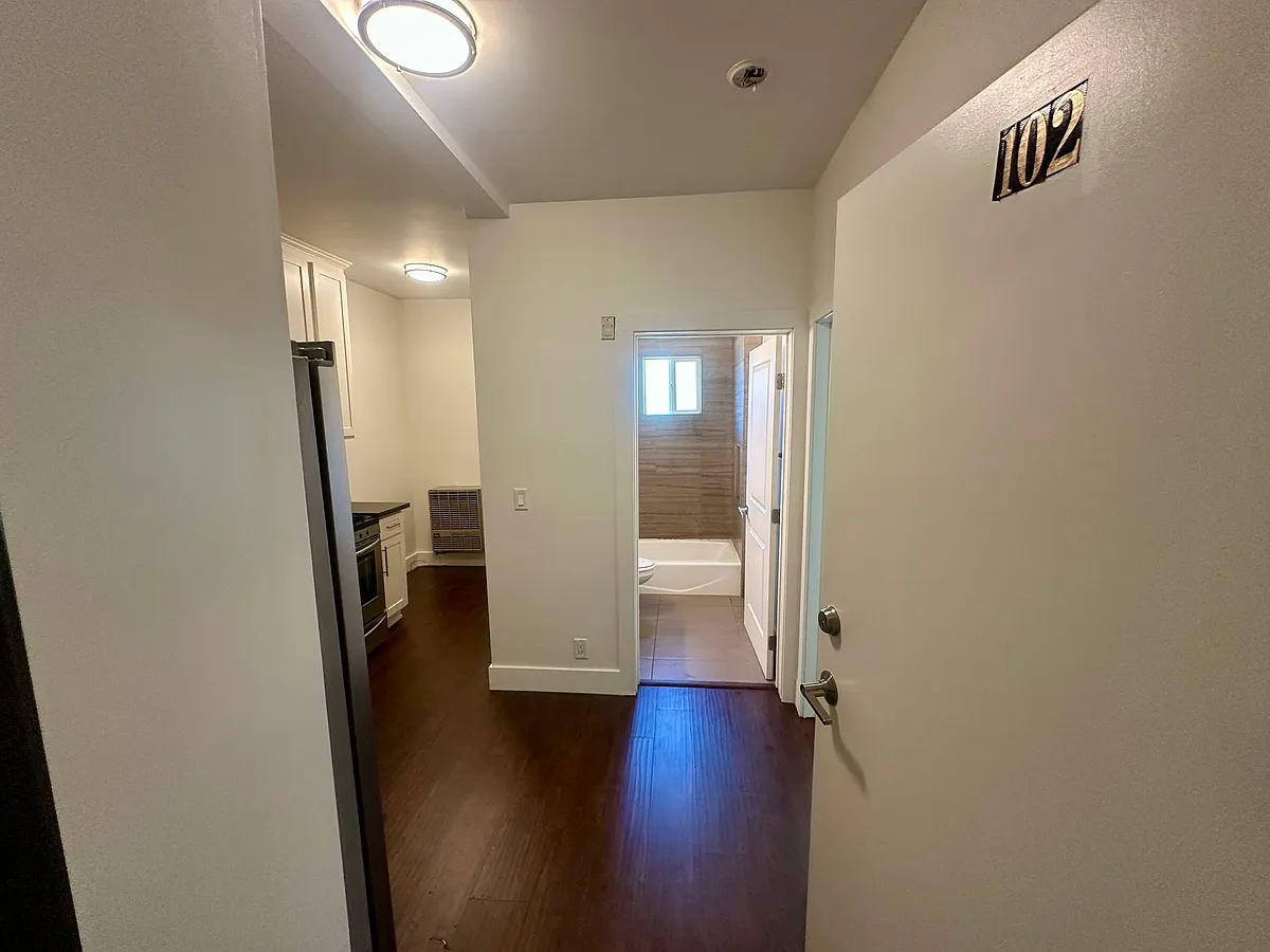 Photo 2 of 21 - 5957 Barton Ave #102 - Los Angeles, CA Building Photo - 5957 Barton Ave #102