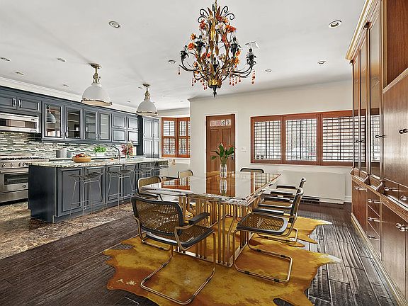 3rd image of 1400 5th Ave #Townhouse