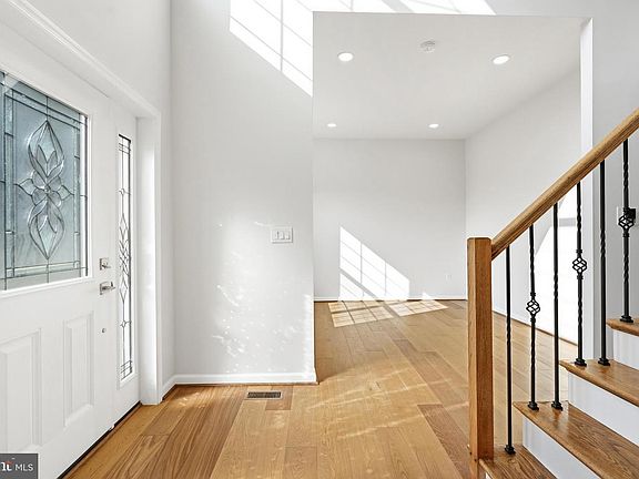 5th image of 15701 Piedmont Pl