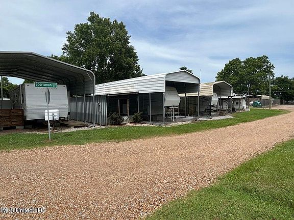 5th image of 101 Sportsman Ln
