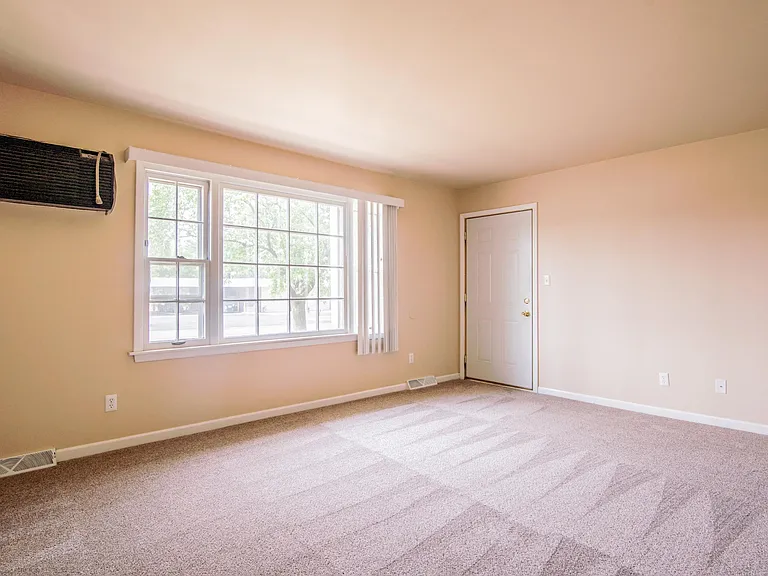 220 Longview Dr #A — Photo 8