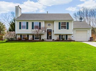 624 Bayberry Ln, Macedon, NY 14502