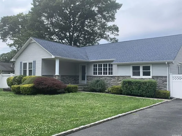 161 Pawnee Avenue, Mastic, NY 11950