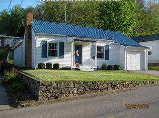 1008 Village Dr, South Charleston, WV 25309