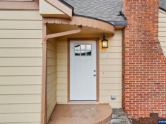 3rd image of 1080 SE Miller Ave
