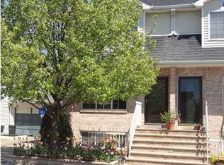57 Darnell Ln, Staten Island, NY 10309