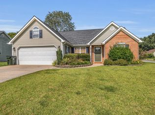 14 Bunker Dr, Rossville, GA 30741
