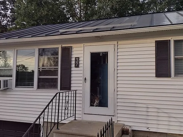 37-39 Lamoille Ter, Milton, VT 05468
