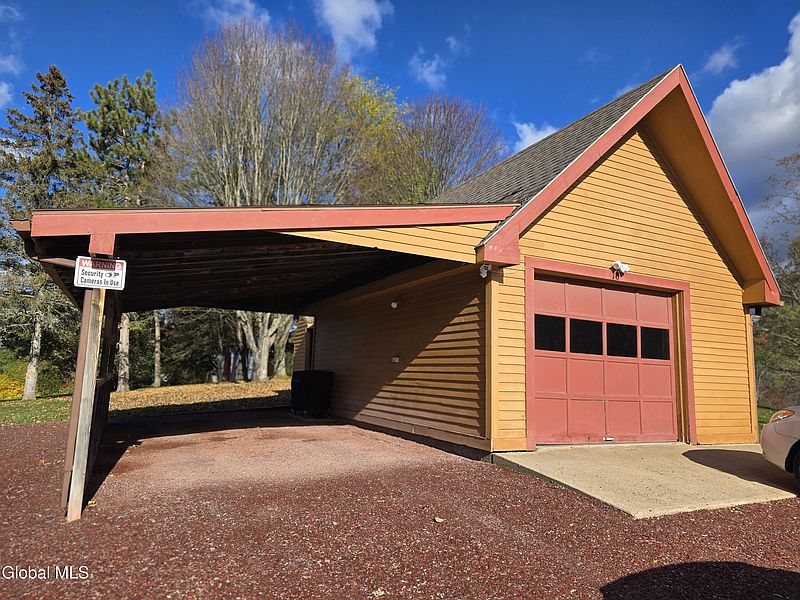 3rd image of 10 Ridgecrest Way