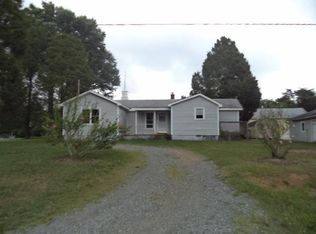 5093 Baux Mountain Rd, Winston Salem, NC 27105