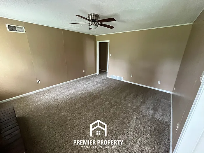 2049 Pennel Cv — Photo 10