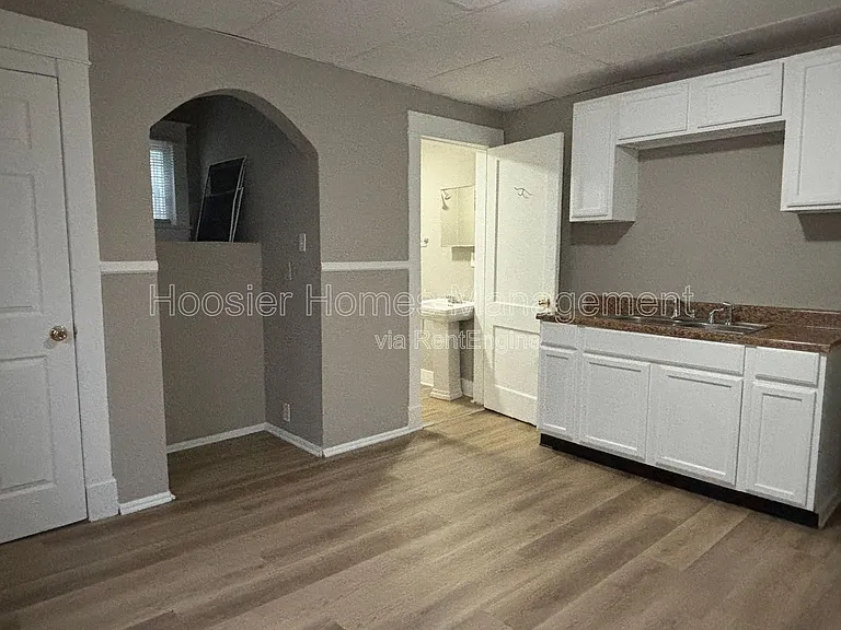 1421 N Olney St — Photo 8