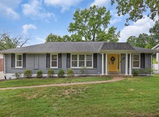 389 Crestbury Dr, Ballwin, MO