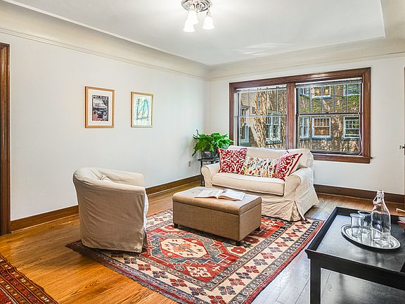 4th image of 1631 16th Ave Unit 319
