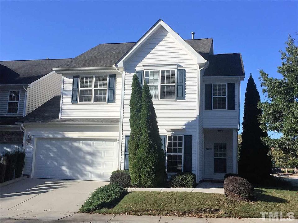 Beautiful large, sunny 4 bedroom townhome in Wakefield