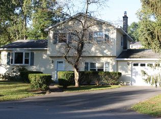 10 Aspen Rd, Latham, NY 12110