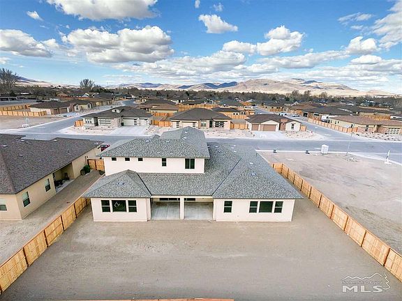 3rd image of 760 Palomino Dr