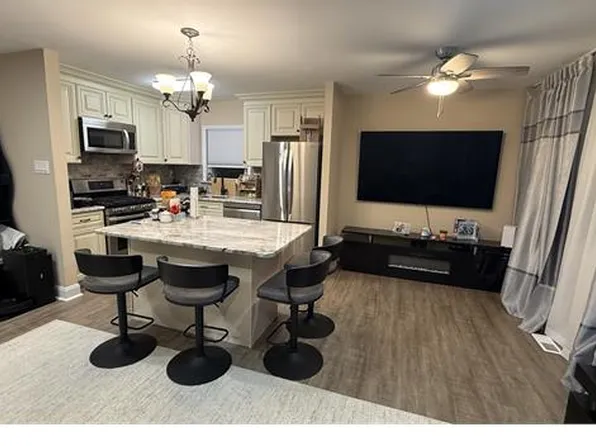 3951 Stevenson Lane, Philadelphia, PA 19114