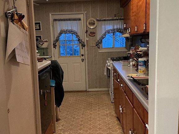 5th image of 317 Indiana Ave