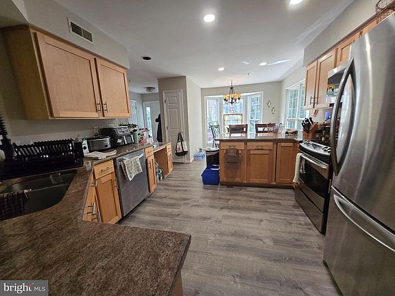 5th image of 15 Augustine Ct